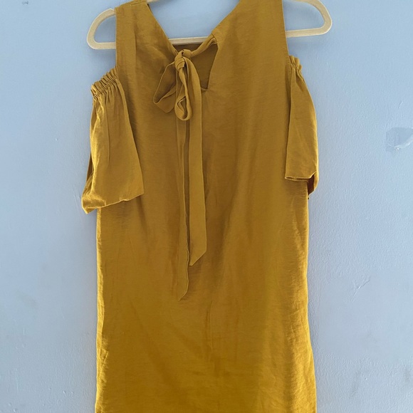 Yellow dress - Picture 1 of 2
